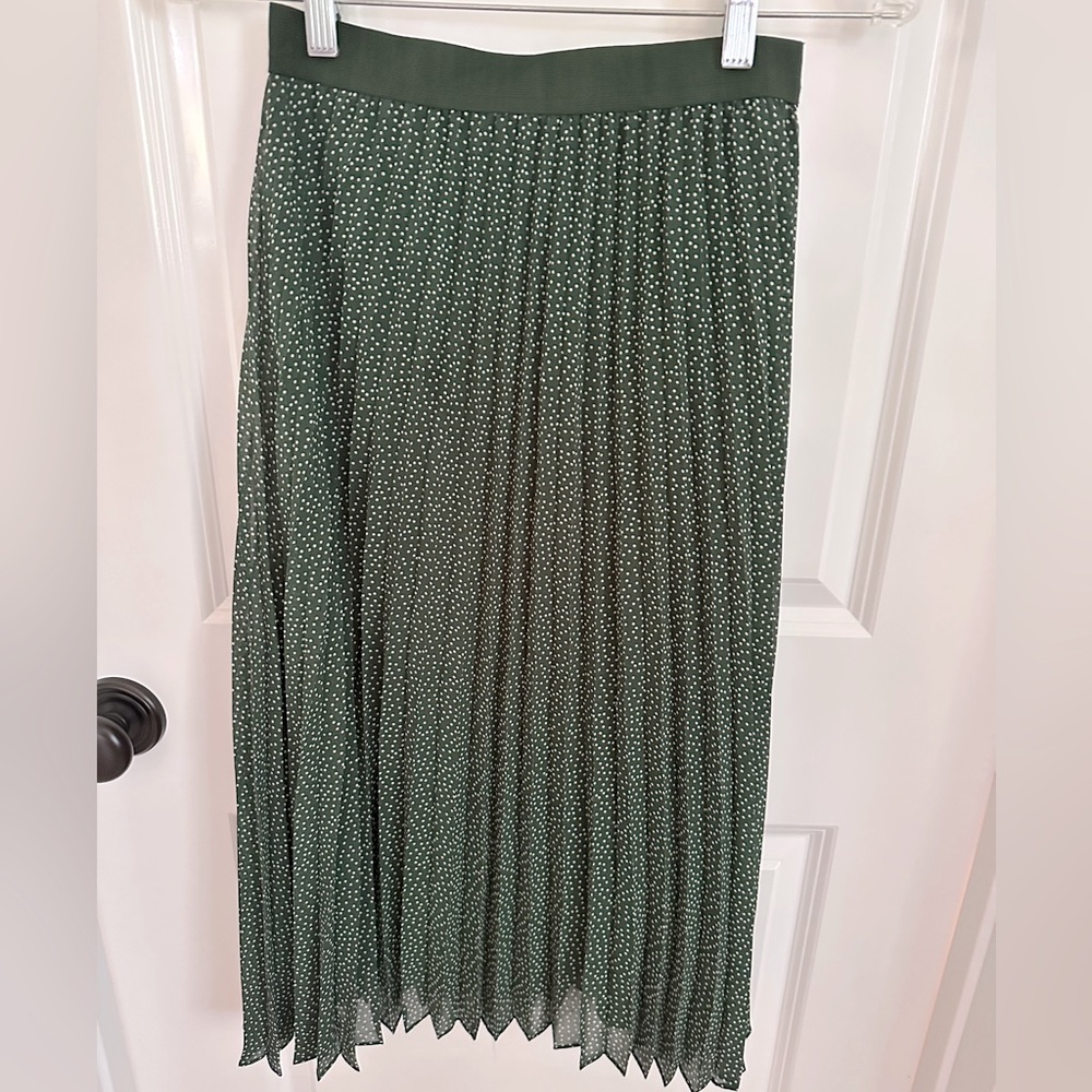 Green chiffon skirt size Small